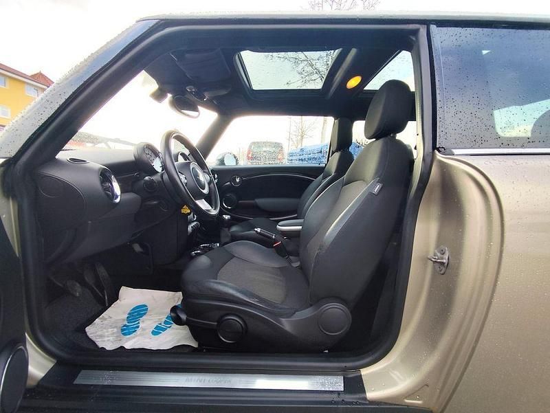 Gebraucht Mini Cooper 122 PS (89 kW) 2010 Silber Kleinwagen