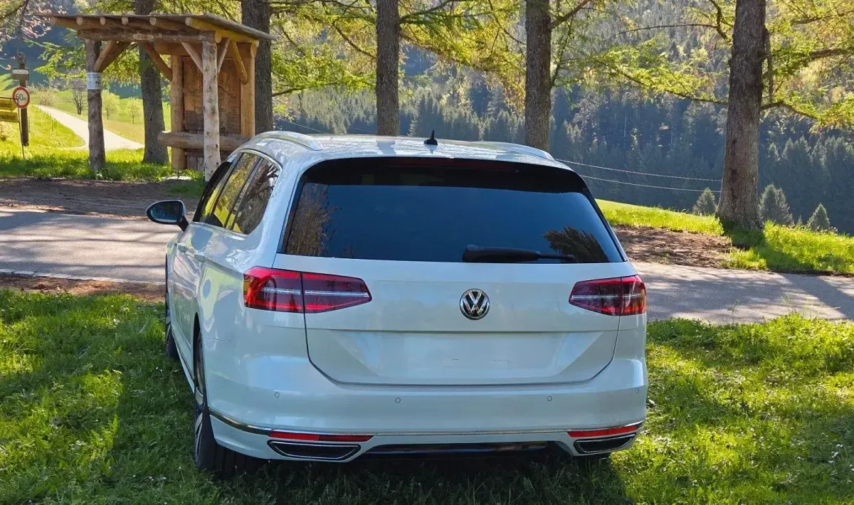 Gebraucht VW Passat Highline 190 PS (139 kW) 2015 Weiß Kombi