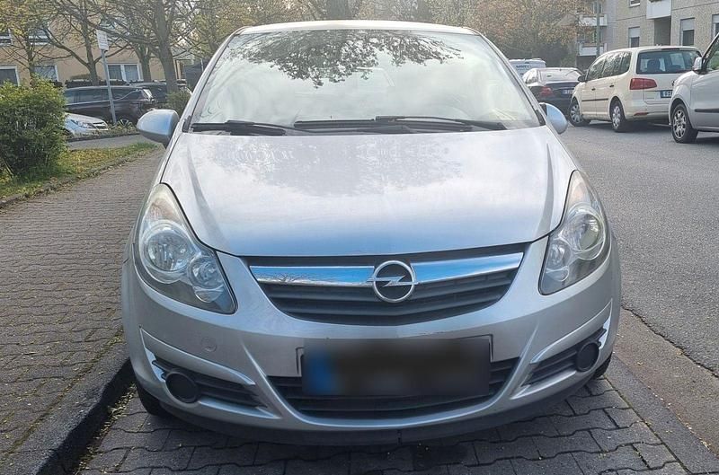 Gebraucht Opel Corsa Innovation 69 PS (50 kW) 2010 Silber Kleinwagen
