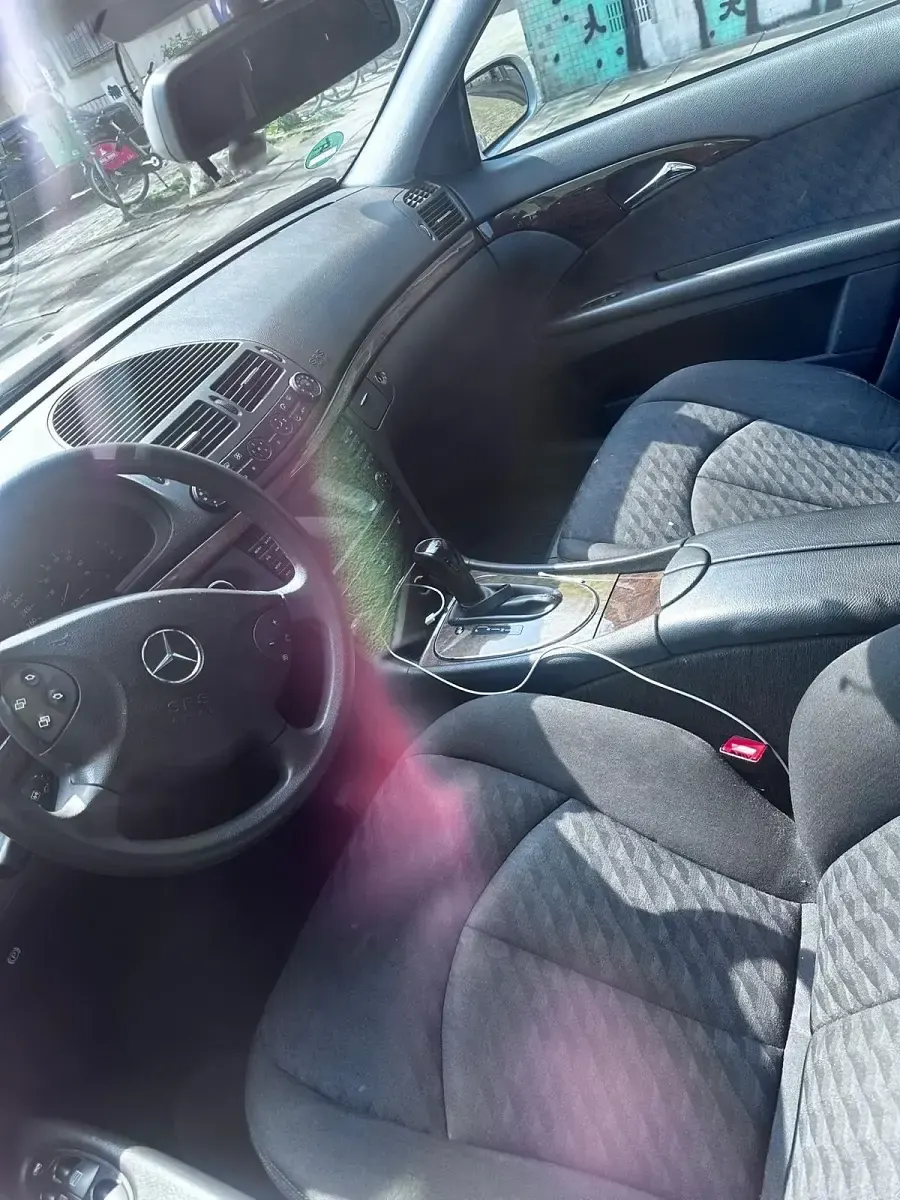Second-hand Mercedes E240 2003 Gri Berlinǎ