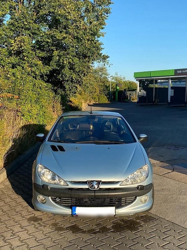 Blau Gebraucht 2003 Peugeot 206 CC Cabrio | 2.350 € (Fairer Preis) - Bild 1/4