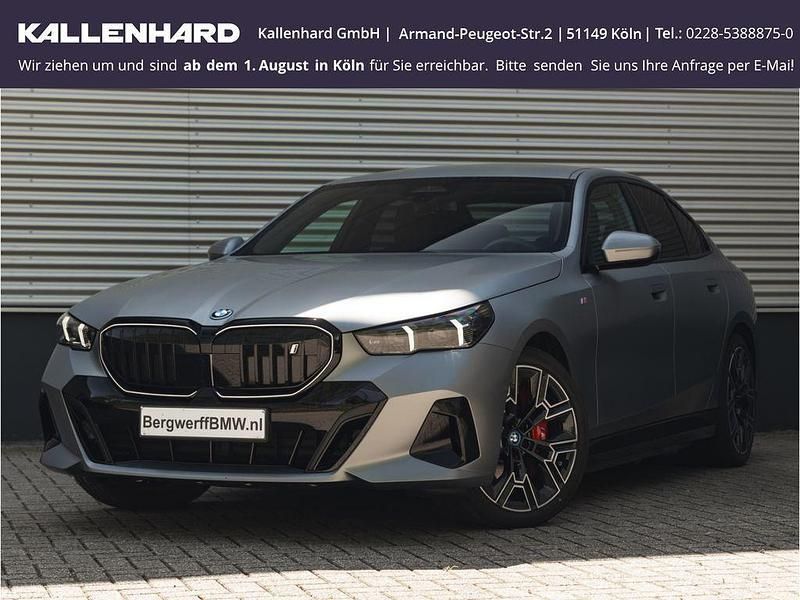 Frozen pure grey metallic Gebraucht 2024 BMW i5 M Sport Limousine | 65.450 € - Bild 1/4