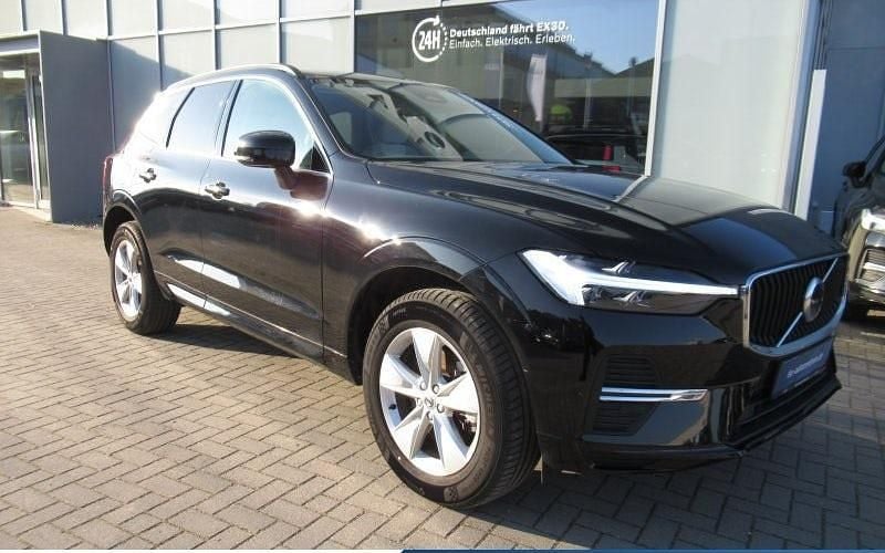 Gebraucht Volvo XC60 Core 197 PS (144 kW) 2022 Black stone SUV
