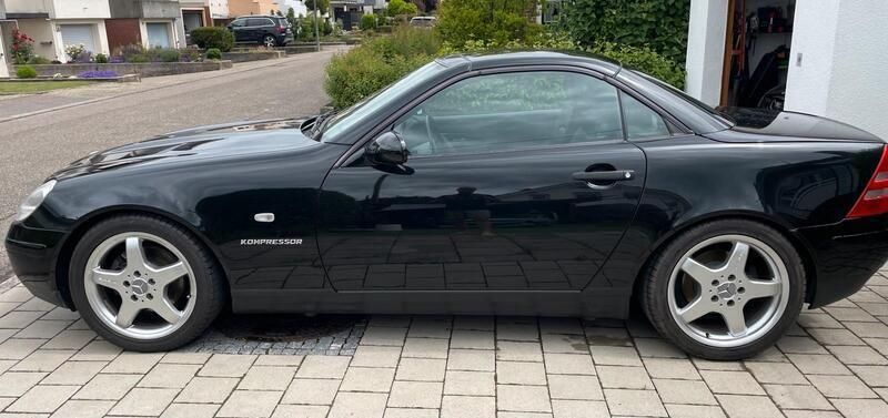 Schwarz Gebraucht 2000 Mercedes SLK230 Cabrio | 10.999 € - Bild 1/4