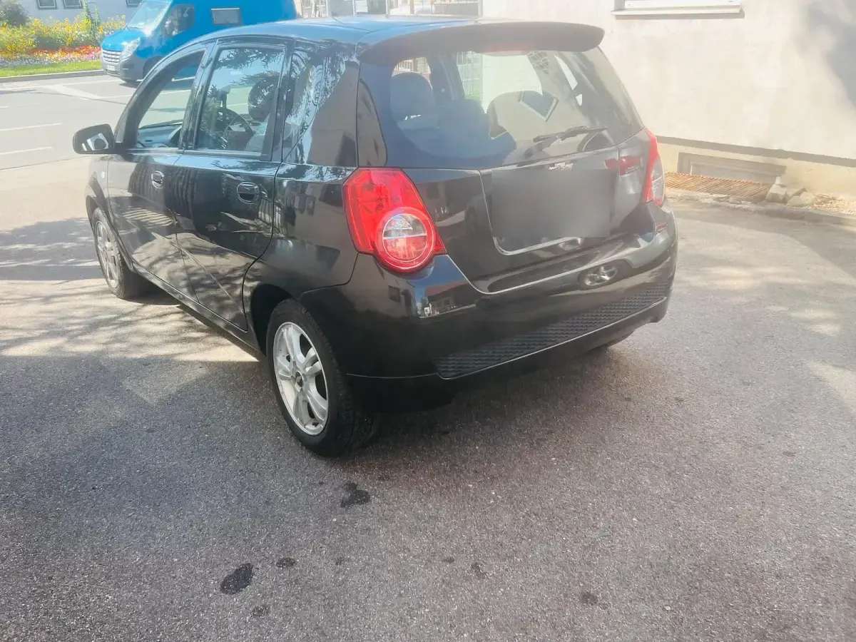 Gebraucht Chevrolet Aveo 100 PS (73 kW) 2011 Schwarz Kleinwagen