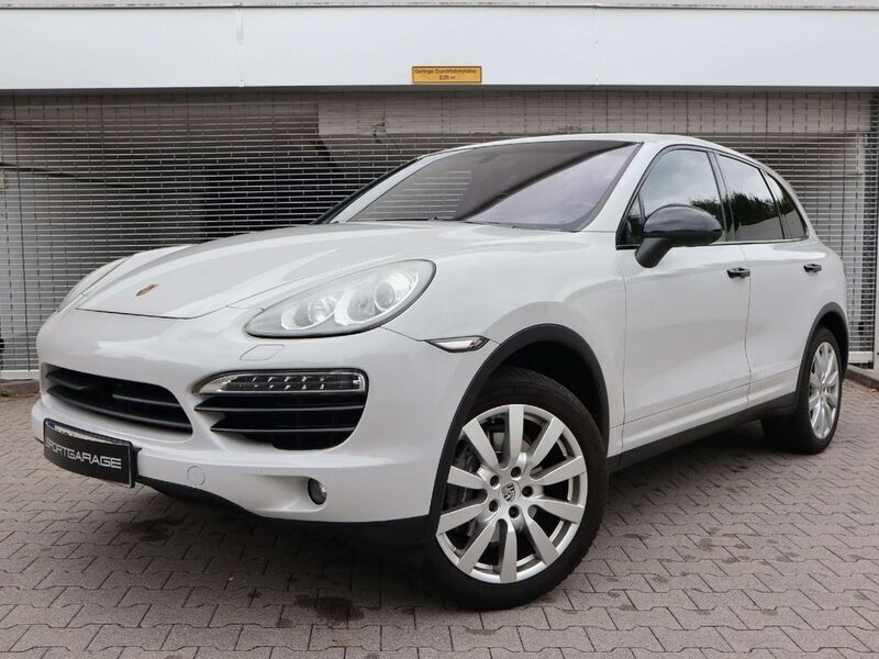 Tiefschwarzmetallic Gebraucht 2012 Porsche Cayenne SUV | 17.200 € (Fairer Preis) - Bild 1/4
