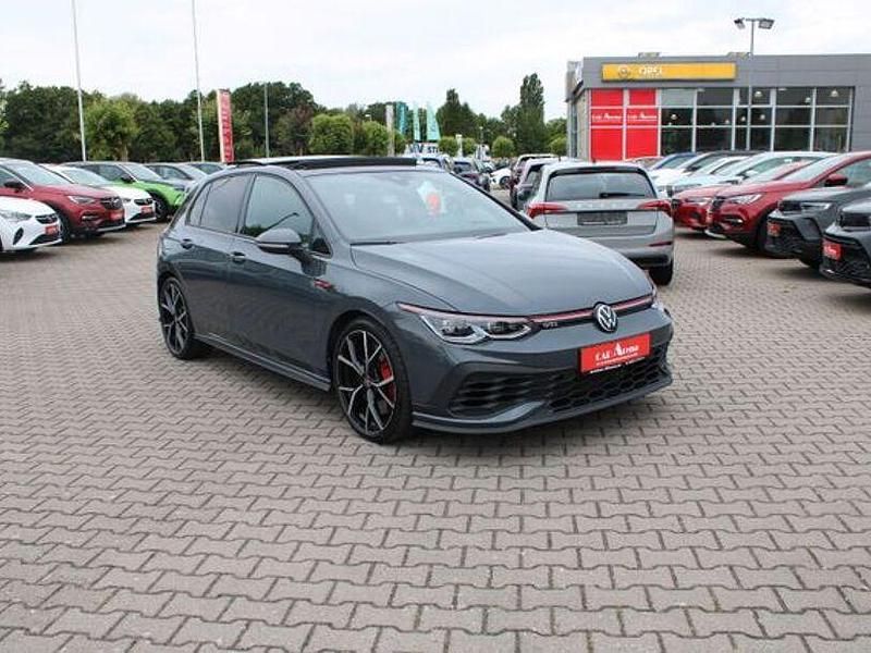 Grau Gebraucht 2024 VW Golf VIII GTI Clubsport Limousine | 36.960 € (Fairer Preis) - Bild 1/4