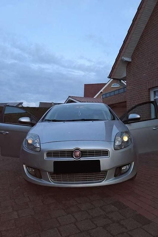 Gebraucht Fiat Bravo Dynamic 140 PS (102 kW) 2011 Kleinwagen