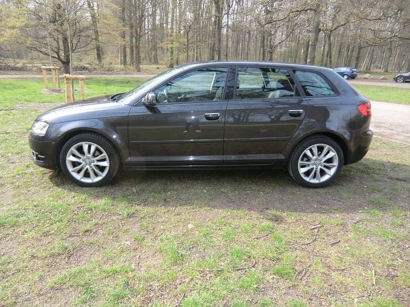 Gebraucht Audi A3 Ambition 140 PS (102 kW) 2011 Grau Kleinwagen