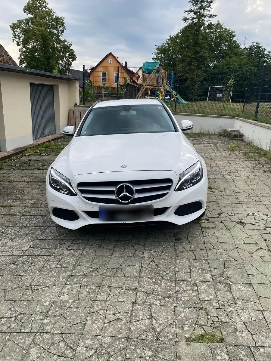 Gebraucht Mercedes C200 136 PS (100 kW) 2015 Weiß Kombi