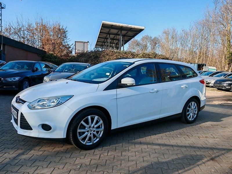 Gebraucht Ford Focus 95 PS (69 kW) 2014 Weiß Kombi