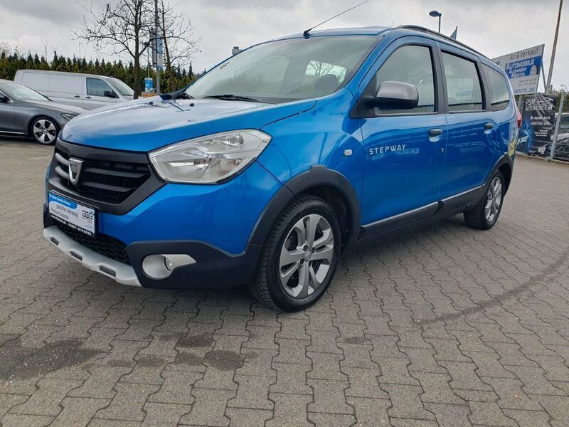 Blau Gebraucht 2015 Dacia Lodgy Stepway Van / Kleinbus | 7.999 € (Etwas zu teuer) - Bild 1/4