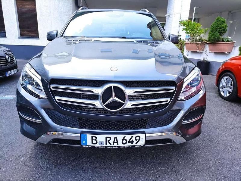 Gebraucht Mercedes GLE250 204 PS (150 kW) 2017 Selenitgrau  metalliclack SUV