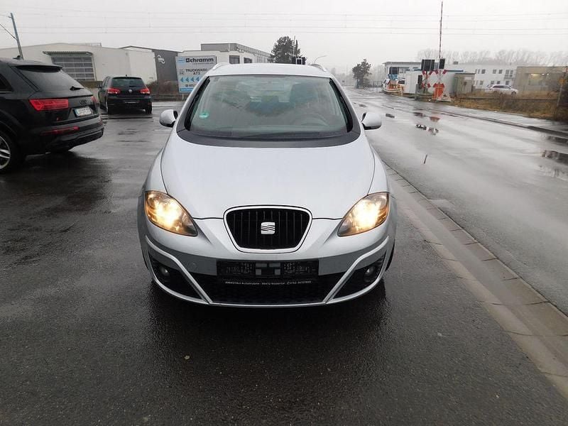 Gebraucht Seat Altea XL Stylance 125 PS (91 kW) 2009 Grau Van / Kleinbus