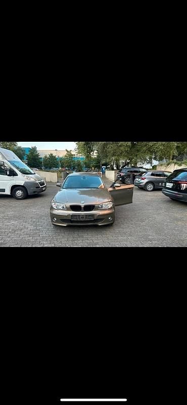 Gold Gebraucht 2006 BMW 116 Kleinwagen | 2.700 € (Guter Preis) - Bild 1/4