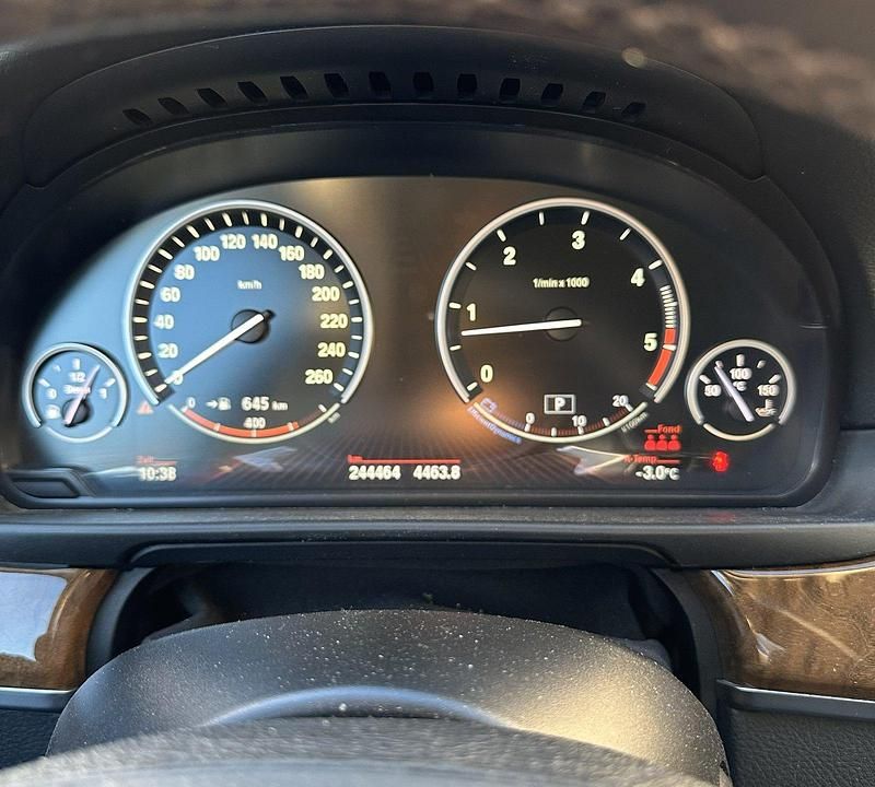 Gebraucht BMW 530 258 PS (189 kW) 2011 Blau Kombi