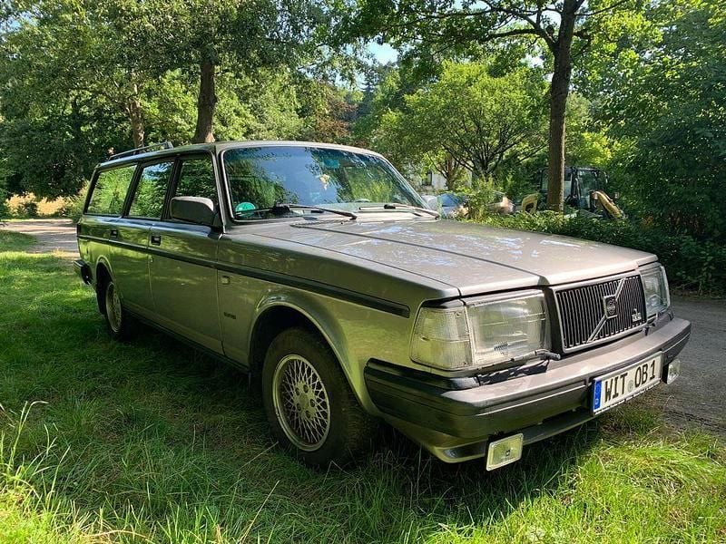 Grau Gebraucht 1992 Volvo Polar Limousine | 7.250 € - Bild 1/4
