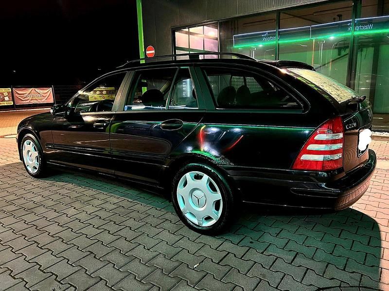 Gebraucht Mercedes C220 150 PS (110 kW) 2004 Schwarz Kombi