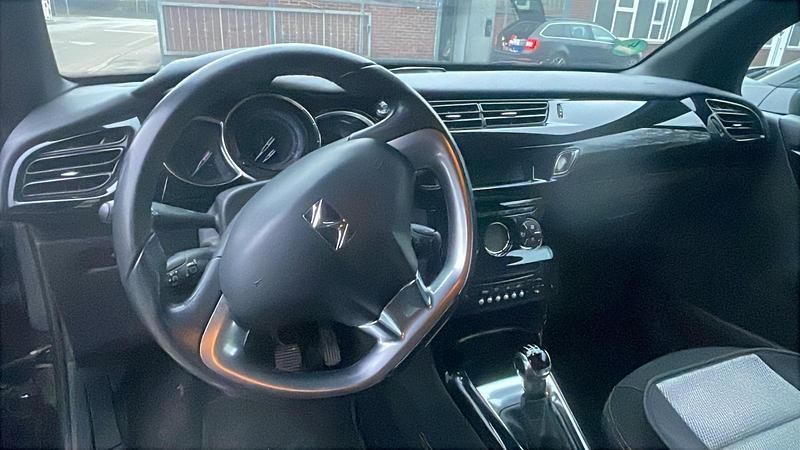 Gebraucht Citroën DS3 120 PS (88 kW) 2014 Blau Kleinwagen