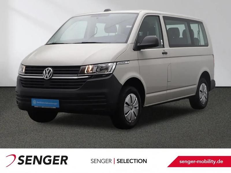 Grau Gebraucht 2021 VW Caravelle Van / Kleinbus | 31.880 € (Guter Preis) - Bild 1/1