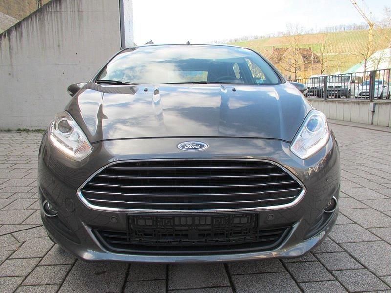 Gebraucht Ford Fiesta Trend 80 PS (58 kW) 2015 Grau Kleinwagen
