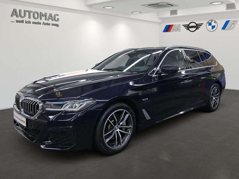 M carbonschwarz Gebraucht 2022 BMW 530e M Sport Kombi | 41.990 € (Teuer) - Bild 1/4
