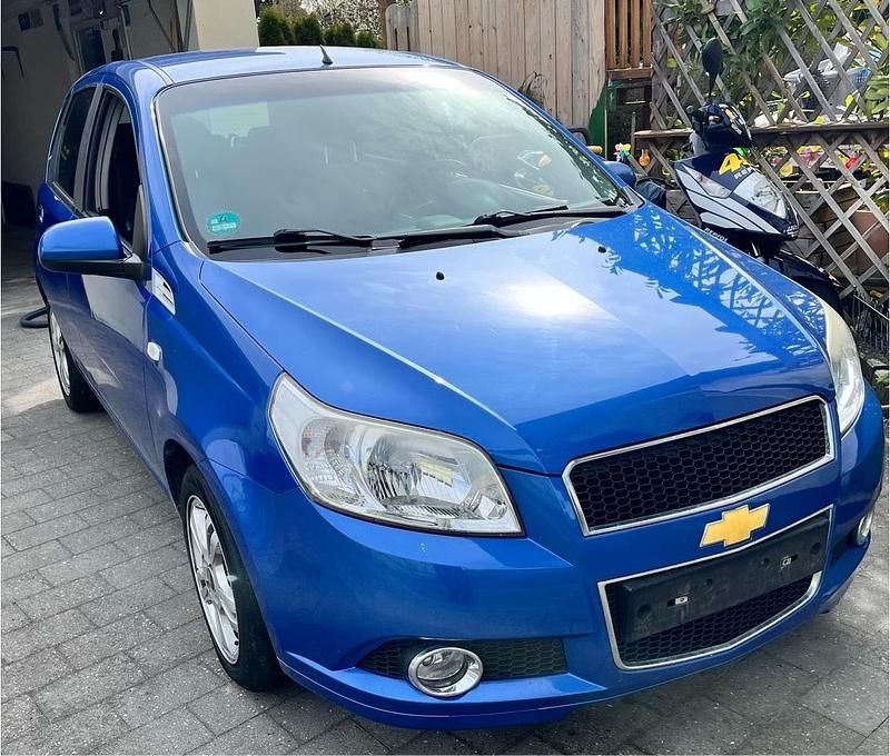 Gebraucht Chevrolet Aveo 101 PS (74 kW) 2011 Blau Kleinwagen