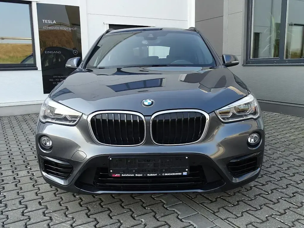 Gebraucht BMW X1 Sport Line 140 PS (102 kW) 2019 Grau SUV