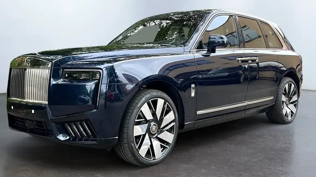 Neu Rolls Royce Cullinan 571 PS (419 kW) 2026 Blau SUV