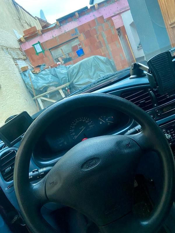 Gebraucht Ford Fiesta 65 PS (47 kW) 1997 Rot Kleinwagen