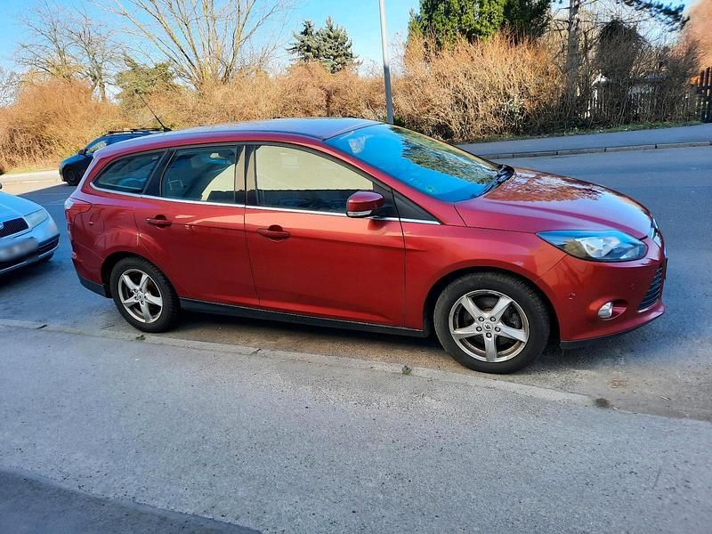 Gebraucht Ford Focus 150 PS (110 kW) 2011 Rot Kombi