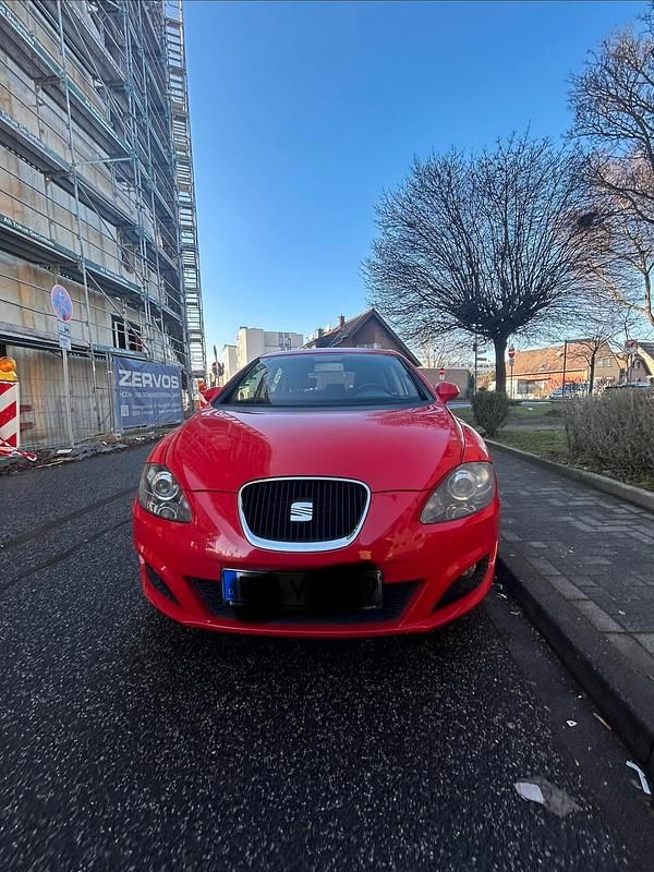 Gebraucht Seat Leon 105 PS (77 kW) 2012 Rot Limousine