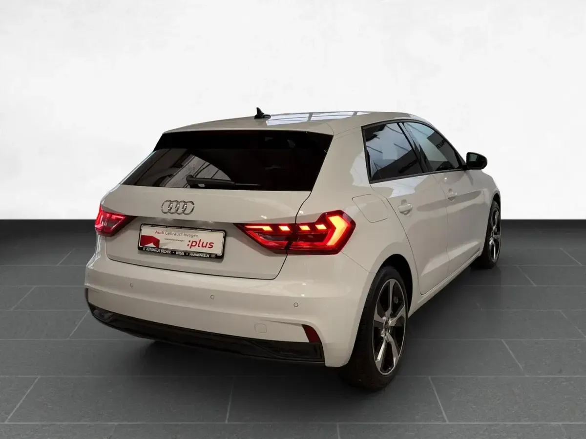 Gebraucht Audi A1 Sportback Advanced Plus 116 PS (85 kW) 2025 Gletscherweiß metallic Kleinwagen