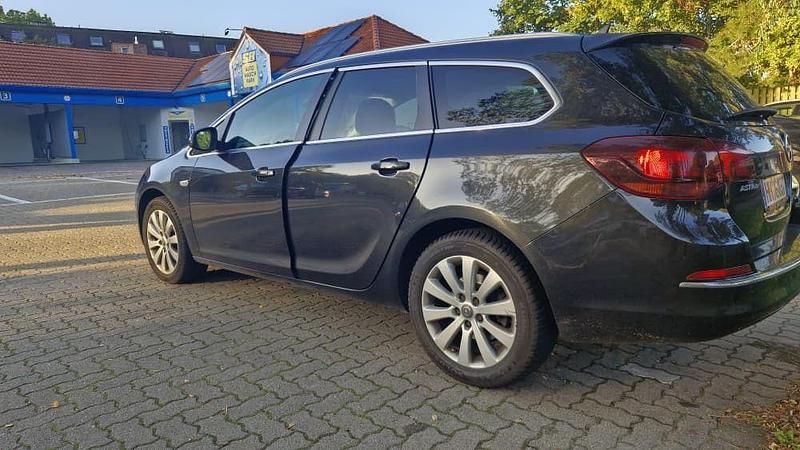 Gebraucht Opel Astra 136 PS (100 kW) 2015 Schwarz Kombi