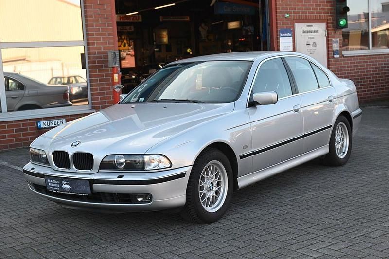 Second-hand BMW 528 193 CP (141 kW) 1999 Argintiu Berlinǎ