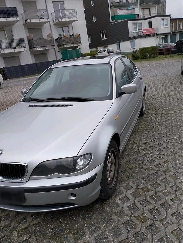 Gebraucht BMW 318 143 PS (105 kW) 2004 Silber Limousine