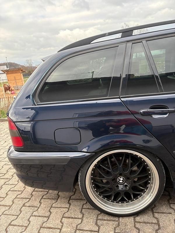 Second-hand BMW 320 Basis 150 CP (110 kW) 2002 Albastru Break