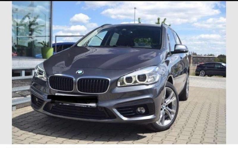 Grau Gebraucht 2016 BMW 220 Active Tourer Sport Line Van / Kleinbus | 14.500 € (Fairer Preis) - Bild 1/4