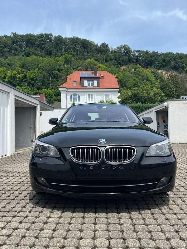 Schwarz Gebraucht 2008 BMW 530 Limousine | 7.250 € (Fairer Preis) - Bild 1/4