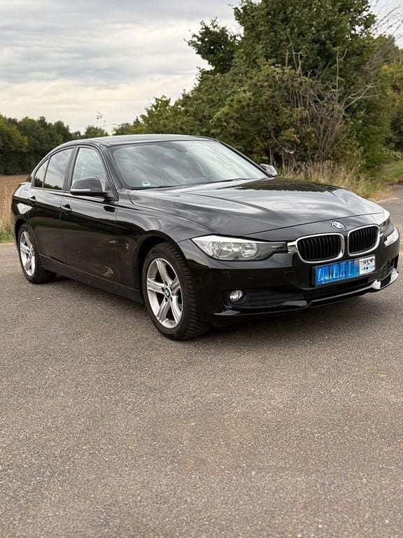 Schwarz Gebraucht 2014 BMW 316 Comfort Edition Limousine | 11.000 € (Guter Preis) - Bild 1/4