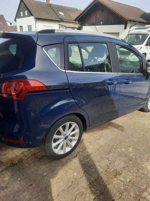 Blau Gebraucht 2017 Ford B-MAX Titanium Van / Kleinbus | 8.250 € (Guter Preis) - Bild 1/4