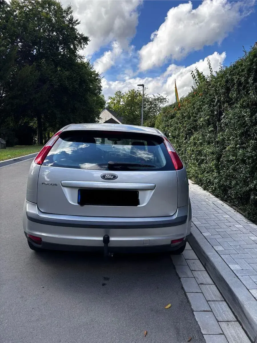 Gebraucht Ford Focus 101 PS (74 kW) 2005 Grau Kleinwagen