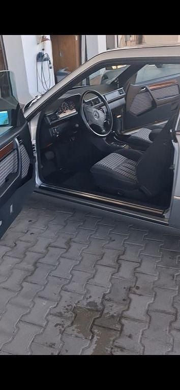 Gebraucht Mercedes E320 220 PS (161 kW) 1994 Silber Coupé