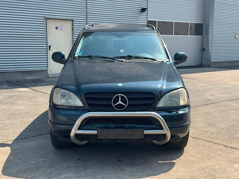 Gebraucht Mercedes ML320 218 PS (160 kW) 2002 Schwarz SUV