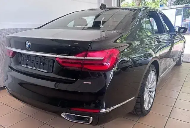 Gebraucht BMW 730 Performance 265 PS (194 kW) 2019 Saphirschwarz Limousine