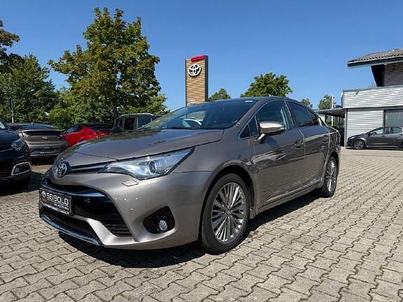 Avantgarde bronze metallic Gebraucht 2015 Toyota Avensis Basis Limousine | 18.490 € (Teuer) - Bild 1/4