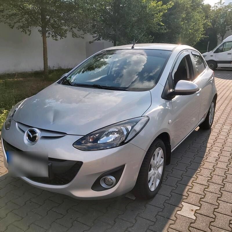 Silber Gebraucht 2011 Mazda 2 Kleinwagen | 6.500 € (Fairer Preis) - Bild 1/4