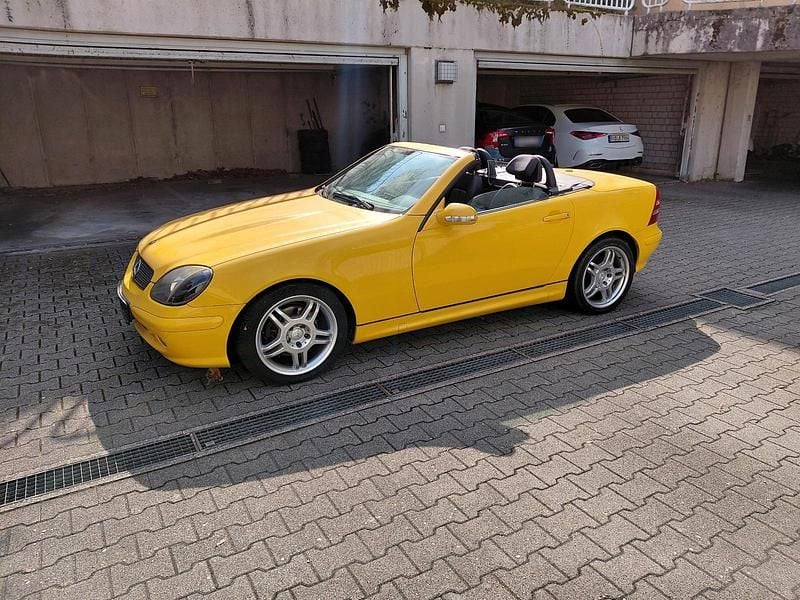 Gebraucht Mercedes SLK320 218 PS (160 kW) 2001 Gelb Cabrio