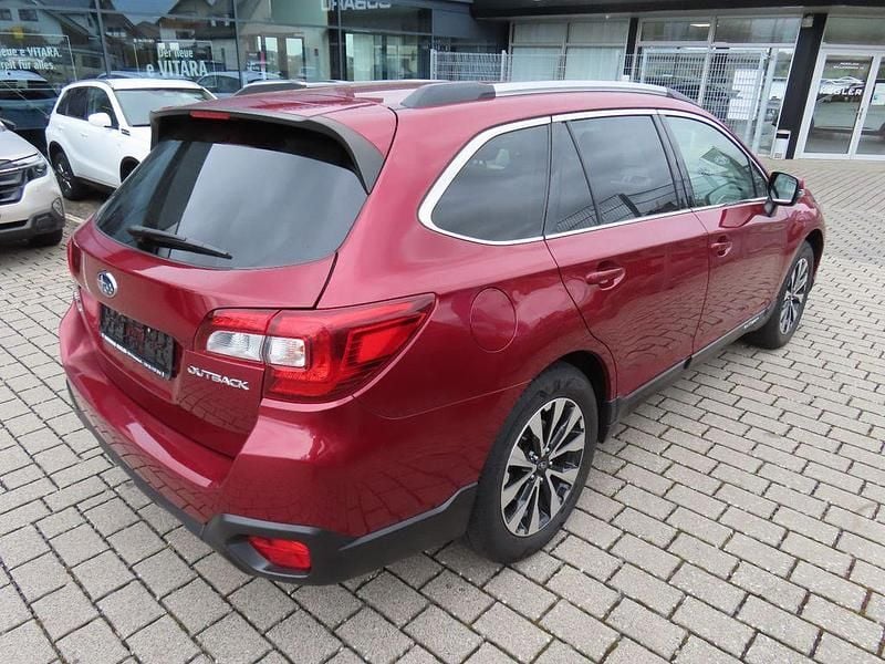 Gebraucht Subaru Outback Sport 175 PS (128 kW) 2017 Rot Kombi