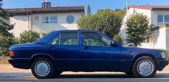 Blau Gebraucht 1992 Mercedes 190 Edition Limousine | 20.700 € - Bild 1/4